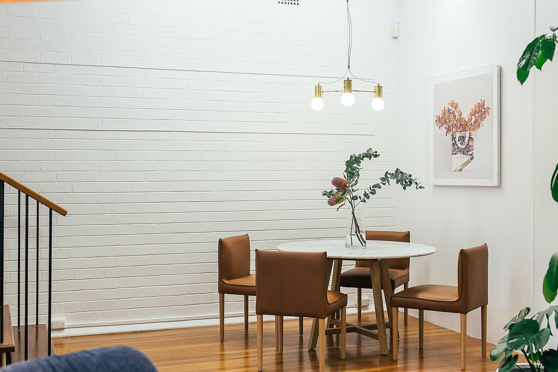 How to Decorate a Dining Room