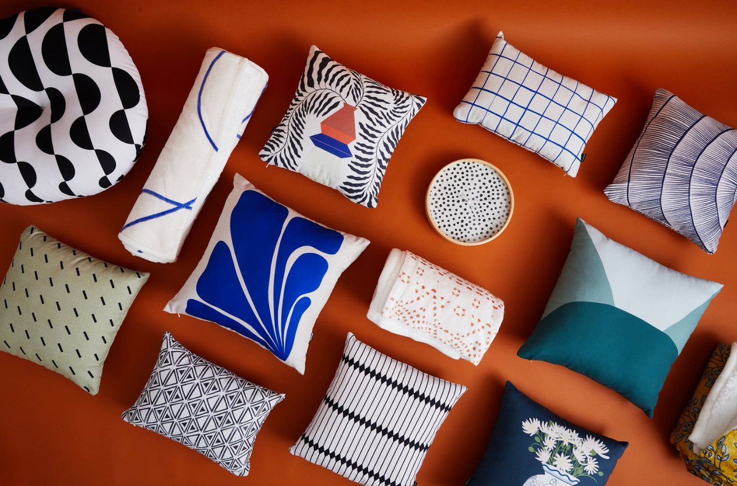 Types of throw pillows