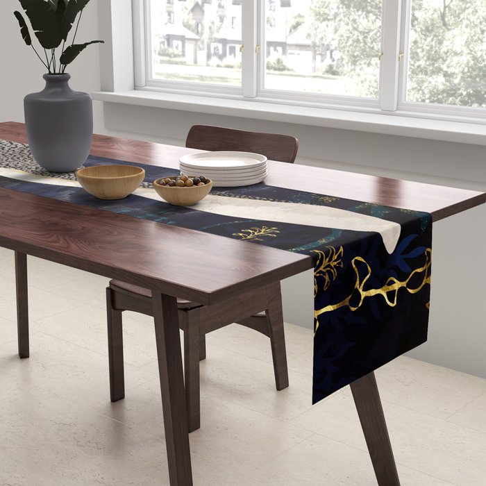 Metallic Stingray Table Runner Gallery Image 2