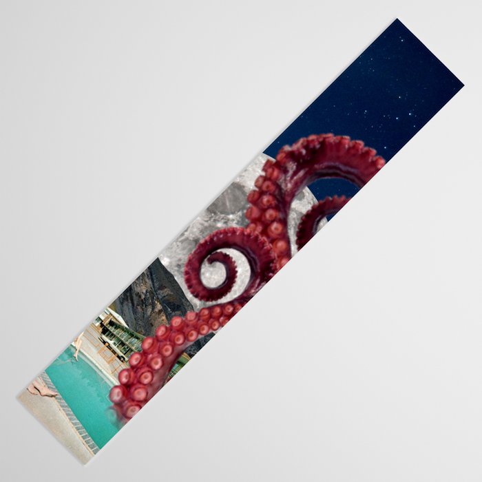 Octopus in the pool Table Runner Gallery Image 3