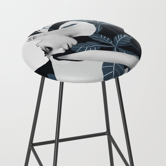 Gentle Beauty 5 Stool Gallery Image 2
