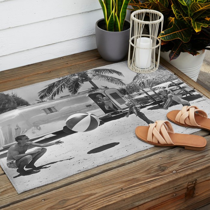 Family Holiday In The Airstream Outdoor Rug Gallery Image 2