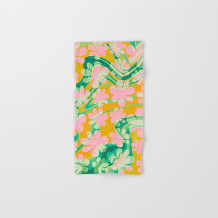 Retro Daisy Tie Dye Pattern Bath Towel Gallery Image 1
