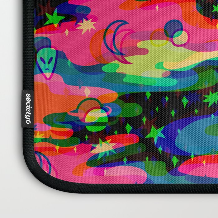 Psychedelic 3D Alien Print Laptop Sleeve Gallery Image 3