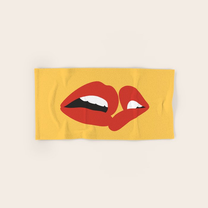 Kiss 01 Bath Towel Gallery Image 1