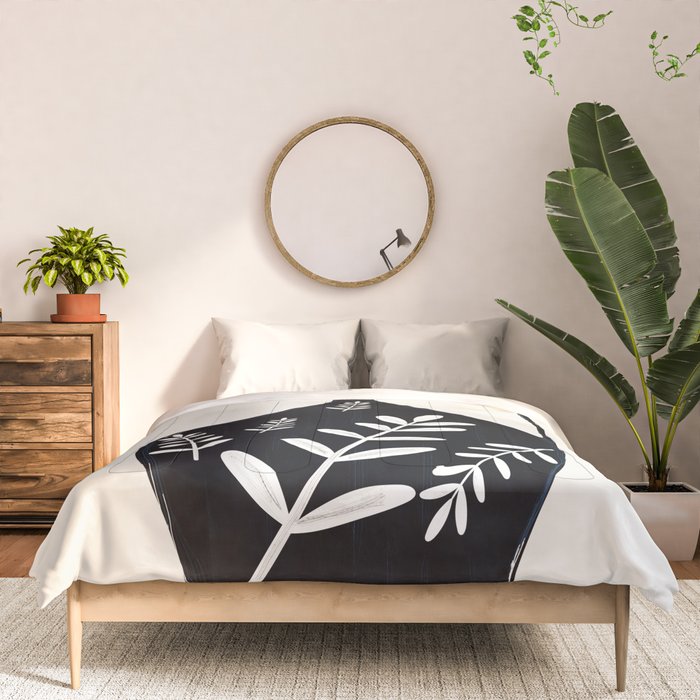Minimal Abstract Art Vase 21 Comforter Gallery Image 3