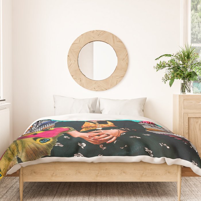 Frida´s secret smile Duvet Cover Gallery Image 3