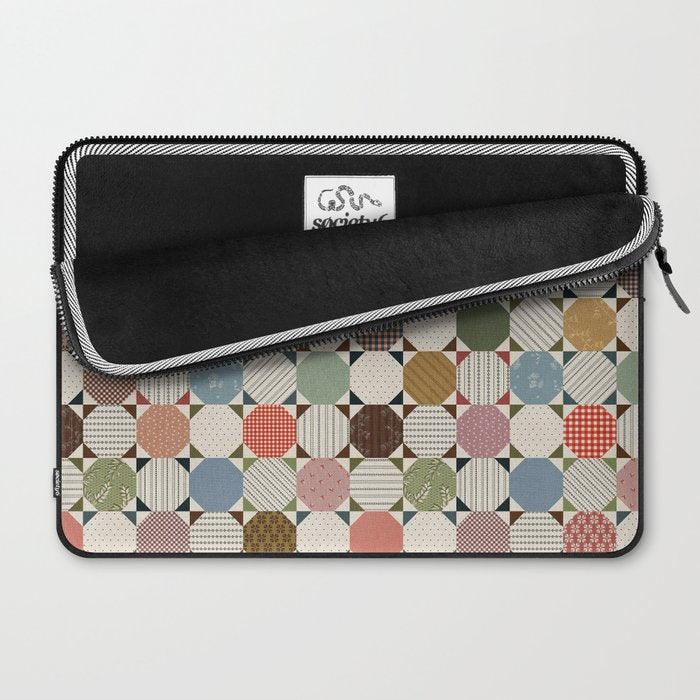 Rounded Quilt Laptop Sleeve Gallery Image 2