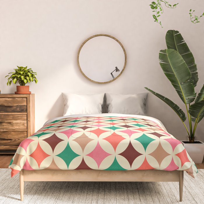 Bold and Cheerful Christmas Quilt: Starry Circles with Texture Comforter Gallery Image 3