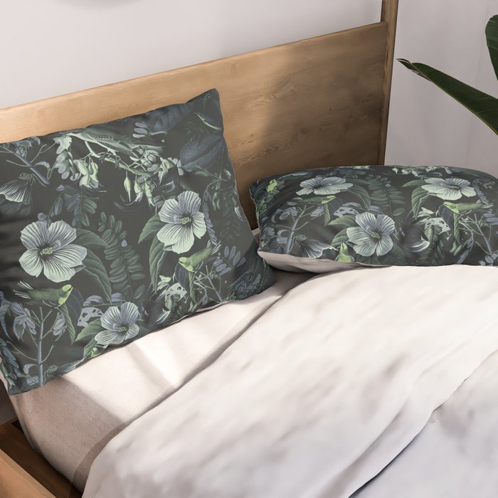 World of Birds V Pillow Sham Gallery Image 2