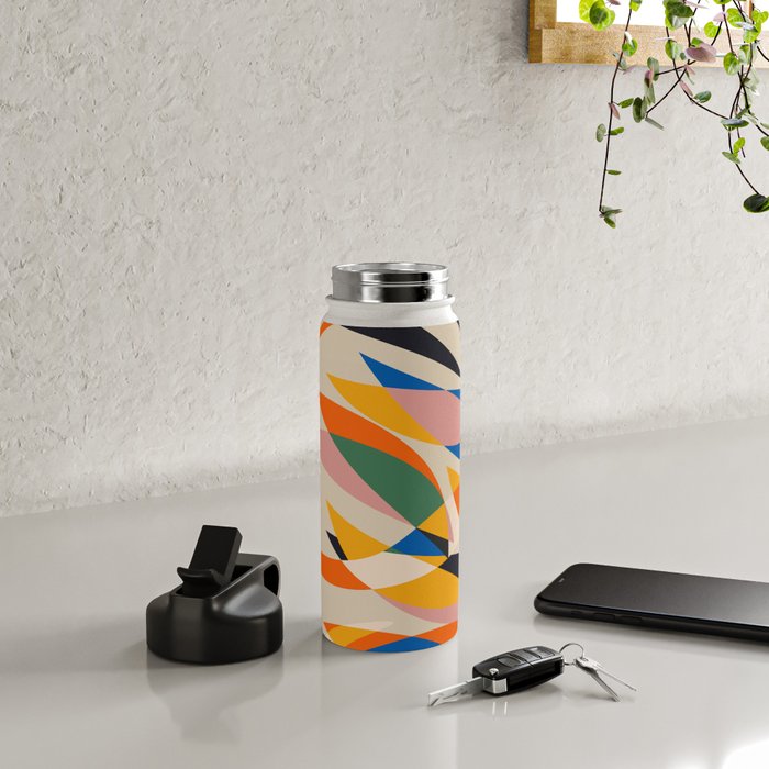 //05 Water Bottle Gallery Image 4