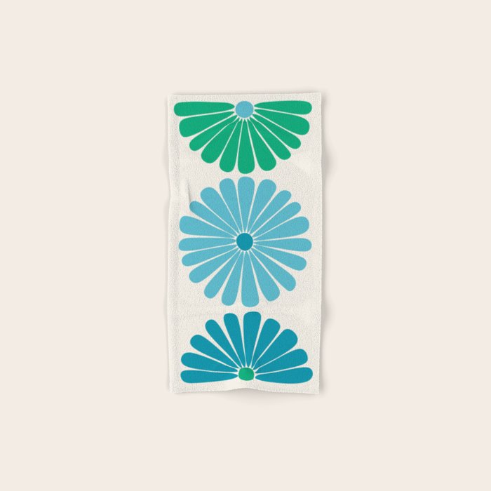 Retro Summer Daisies VI Bath Towel Gallery Image 1