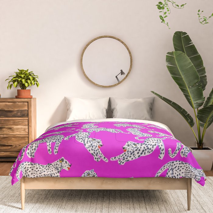 Abstract white leopards with red lips Comforter Gallery Image 3