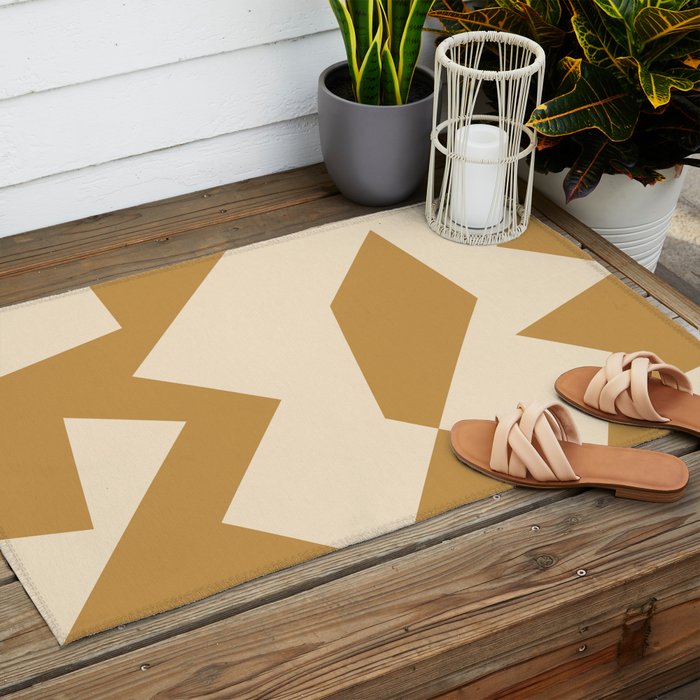 Minimalist 108 Outdoor Rug Gallery Image 2