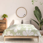 Retro Daisy Pattern - Pastel Green Comforter Gallery Image 3