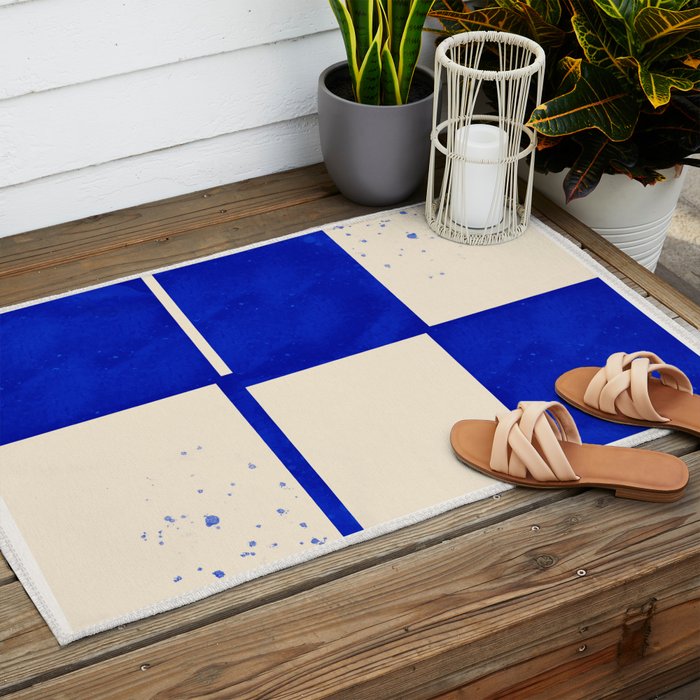 Minimalist 47 Outdoor Rug Gallery Image 2
