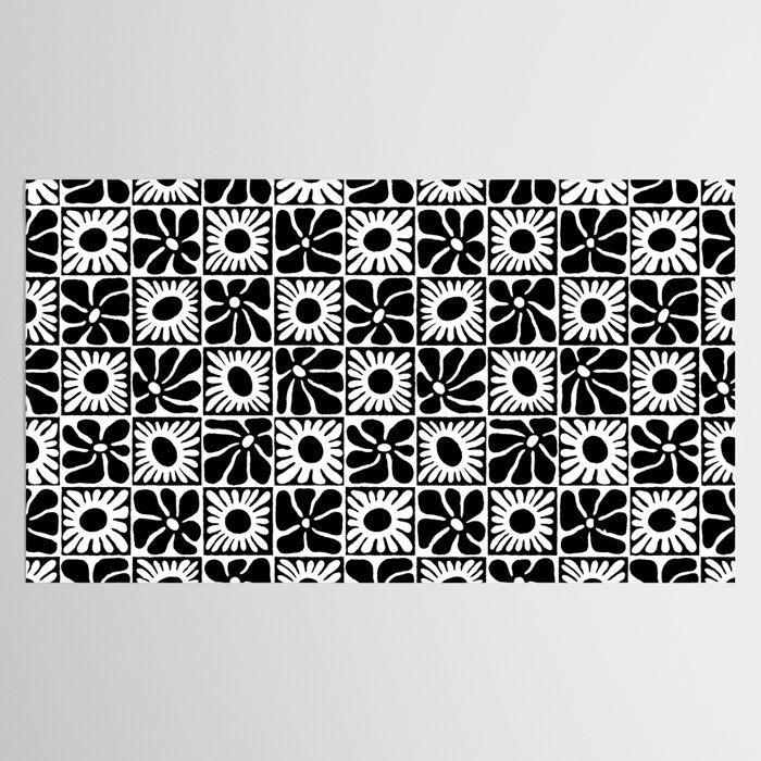 Black and white retro flower art pattern Tablecloth Gallery Image 2