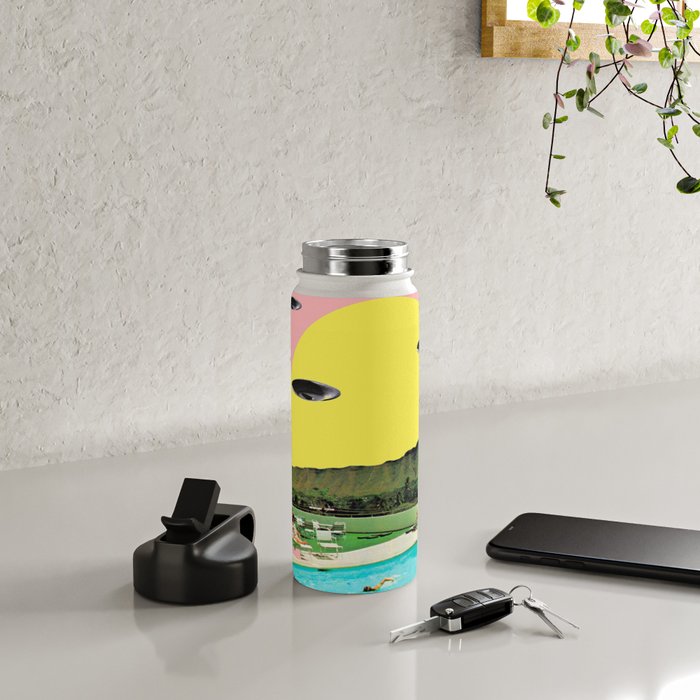 Invasion on vacation (UFO in Hawaii) Water Bottle Gallery Image 4