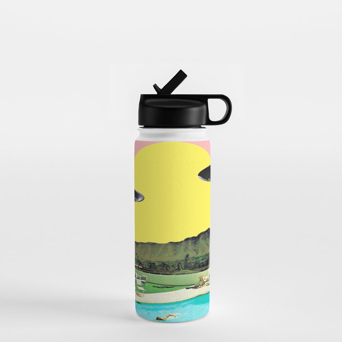 Invasion on vacation (UFO in Hawaii) Water Bottle Gallery Image 1