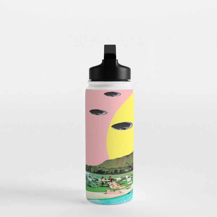 Invasion on vacation (UFO in Hawaii) Water Bottle Gallery Image 3