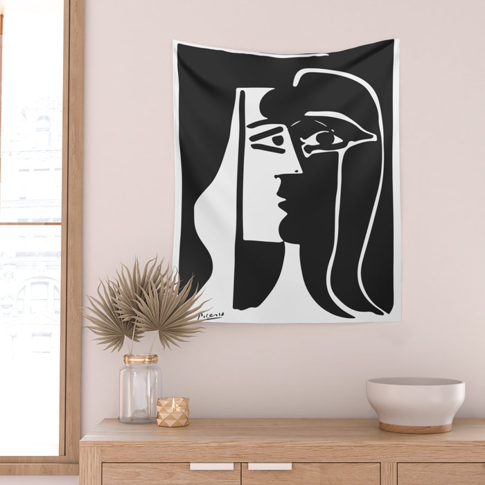 Picasso - Kiss 1979 Artwork Reproduction Wall Tapestry Gallery Image 2