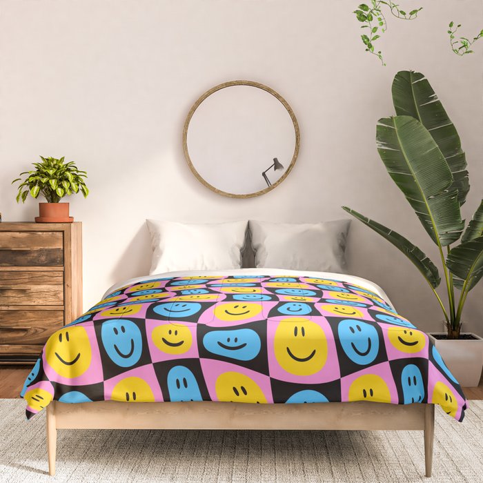 Retro happy smiling face checkered pattern Comforter Gallery Image 3