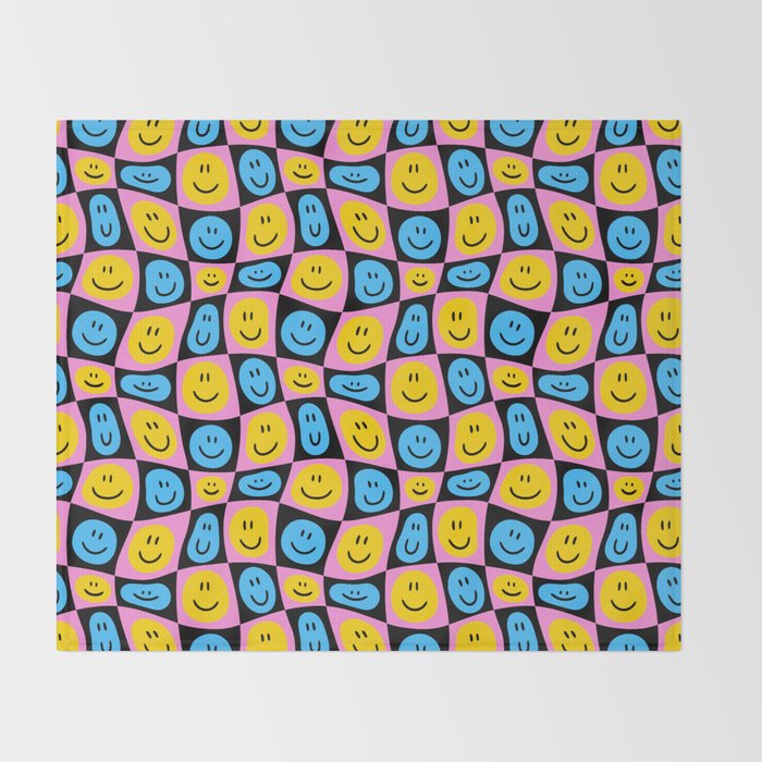 Retro happy smiling face checkered pattern Throw Blanket Gallery Image 2