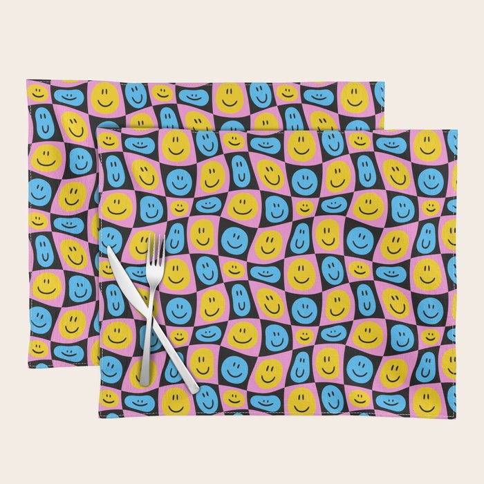 Retro happy smiling face checkered pattern Placemat Gallery Image 1