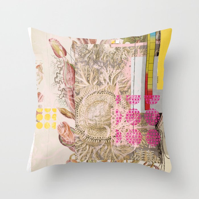 daydream aufbluehen der illusion Throw Pillow Gallery Image 6