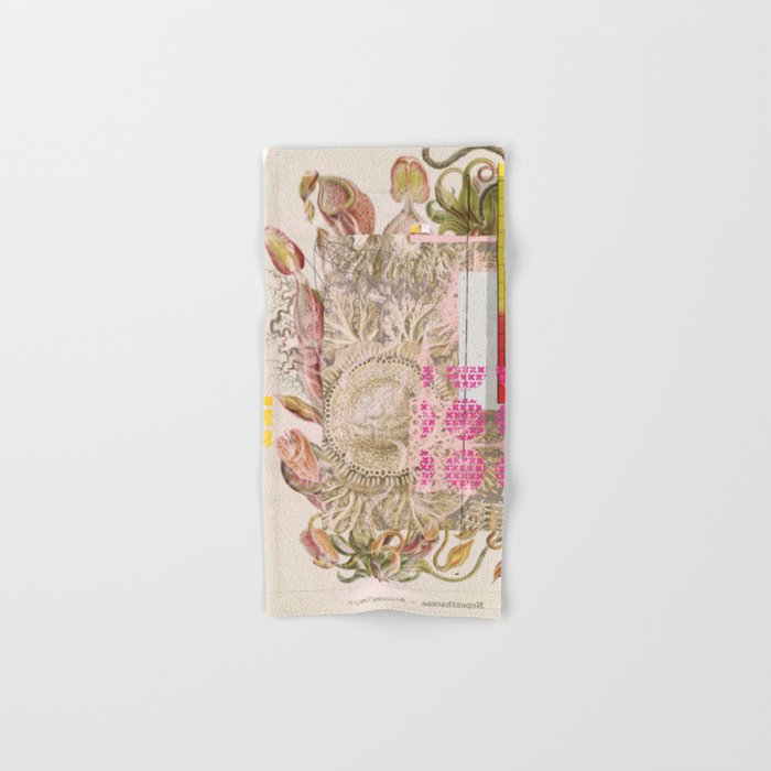 daydream aufbluehen der illusion Bath Towel Gallery Image 1