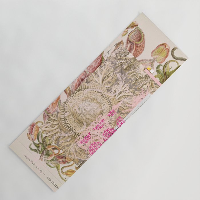 daydream aufbluehen der illusion Yoga Mat