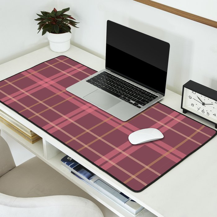 Warm Retro Plaid Pattern Desk Mat Gallery Image 2