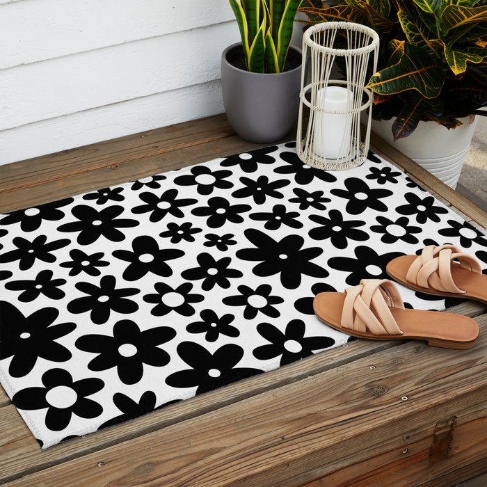 Black and white retro flower pattern Outdoor Rug Gallery Image 2