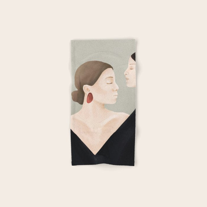 Aligned Model Flow Towels Gallery Image 1