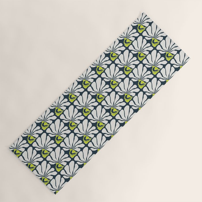 Flowing Floral Yoga Mat Gallery Image 1
