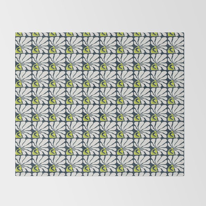 Flowing Floral Throw Blanket Gallery Image 2