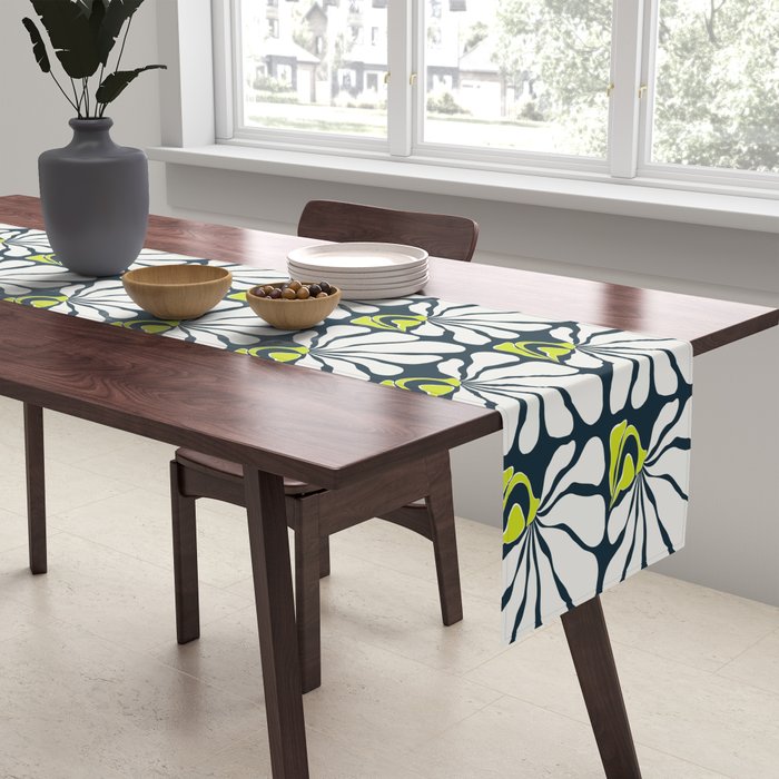 Flowing Floral Table Runner Gallery Image 2
