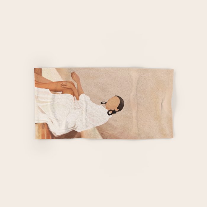 Lady in Waiting Bath Towel Gallery Image 1