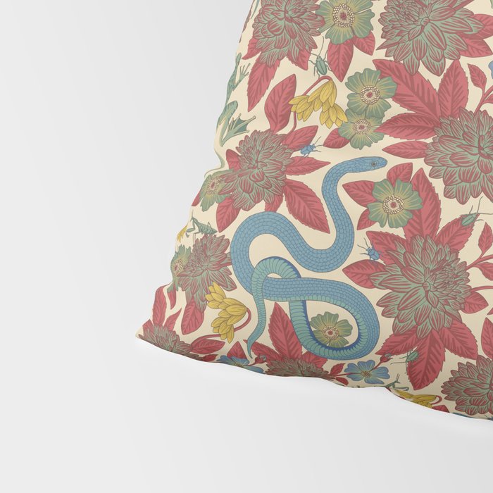 Large-Scale Dahlias, Frogs, Snakes, Praying Mantis in Red and Blue Pillow Sham Gallery Image 4