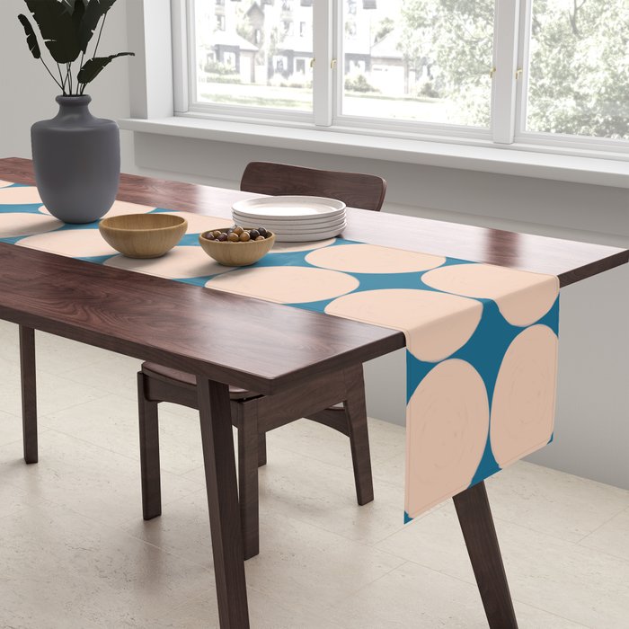 Delicate Circle Table Runner Gallery Image 2