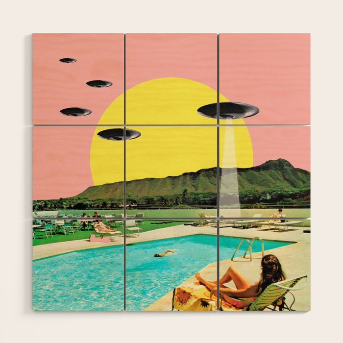 Invasion on vacation (UFO in Hawaii) Wood Wall Art Gallery Image 1