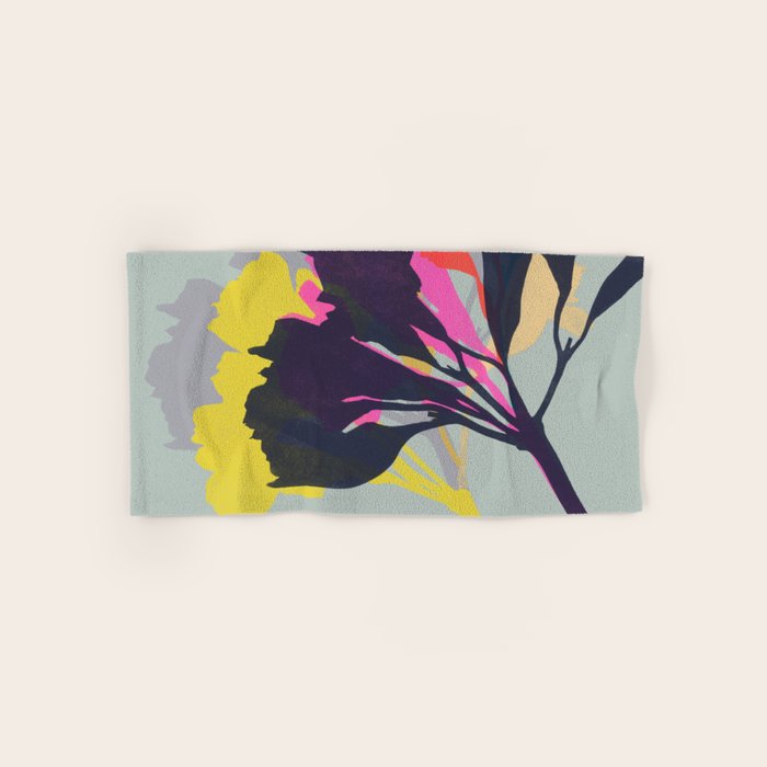alstroemeria 6 Bath Towel Gallery Image 1