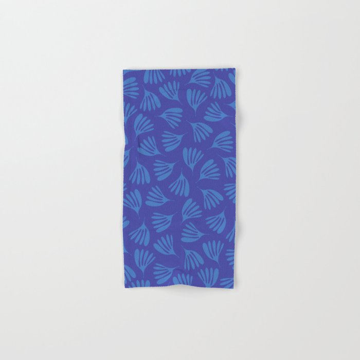 Blue Wispy Leaves Contemporary Abstract Pattern Bath Towel Gallery Image 1