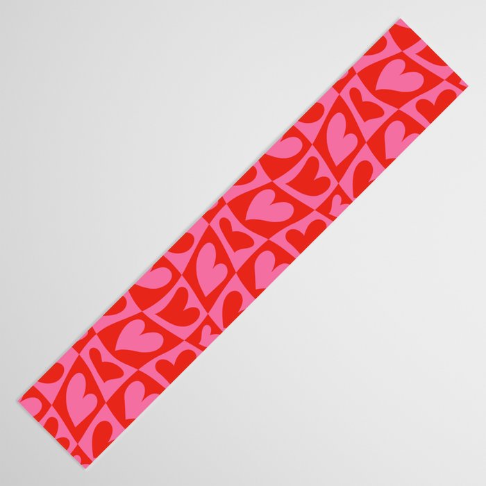 Red love heart checkered pattern Table Runner Gallery Image 3