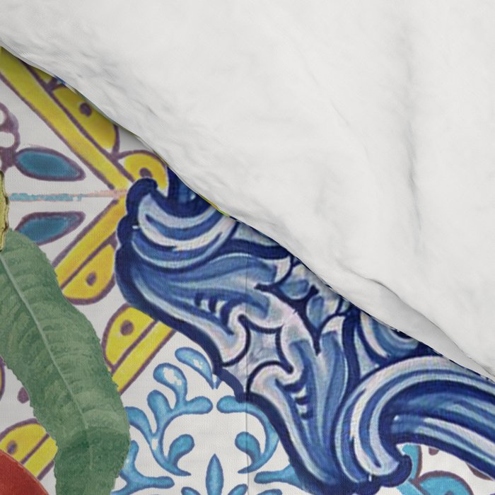 Sicilian Limones, italian mediterranean citrus fruit maiolica blue tiles Comforter Gallery Image 4