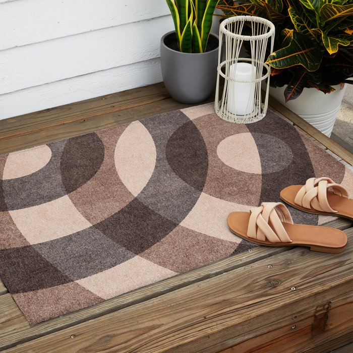 ABSTRACT ALPHABET / Decorative O Outdoor Rug Gallery Image 2