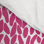 Hand Knit Hot Pink Comforter Gallery Image 4
