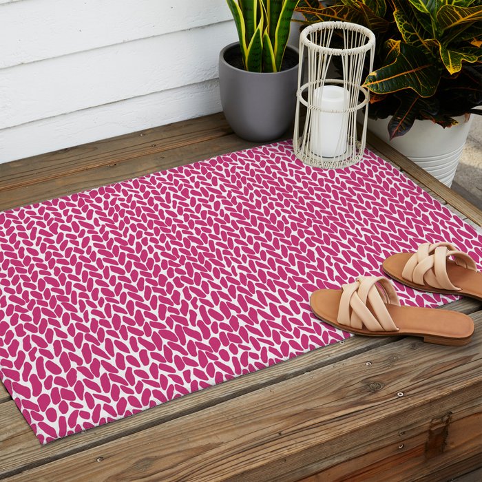 Hand Knit Hot Pink Outdoor Rug Gallery Image 2