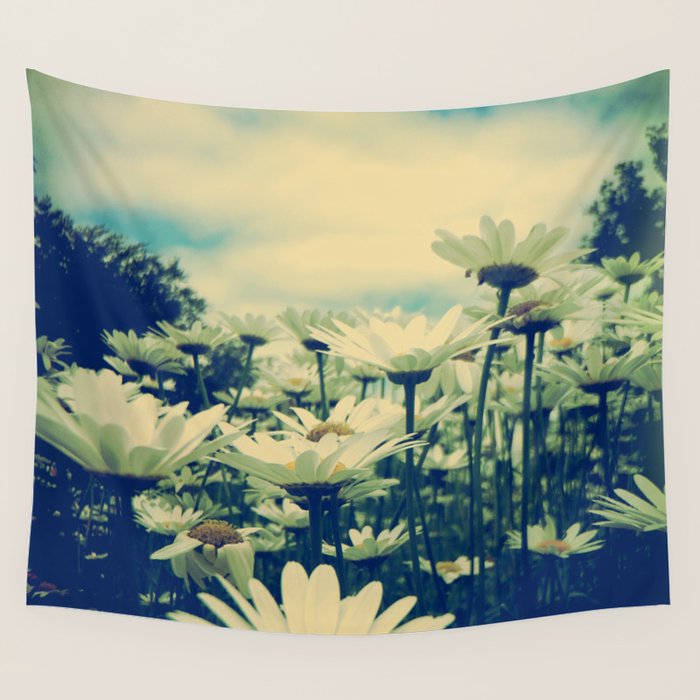 Daisy Love Wall Tapestry Gallery Image 1