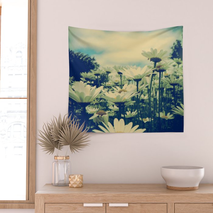 Daisy Love Wall Tapestry Gallery Image 2